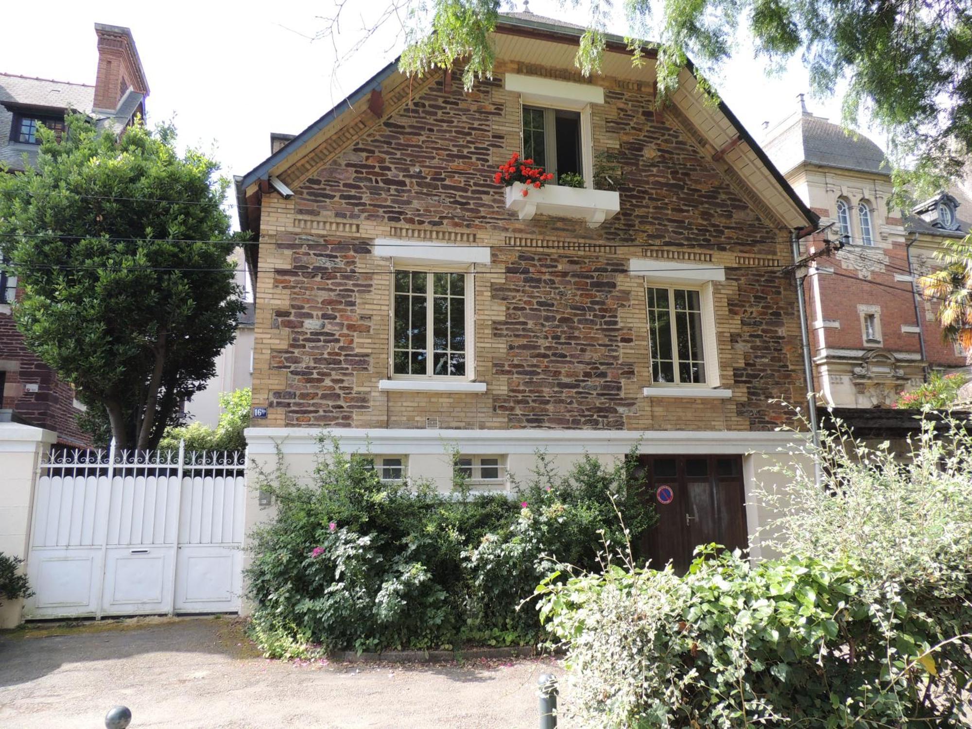 Bed & Breakfast D'hote Le Jardin De L'esplanade Centre Et Gare